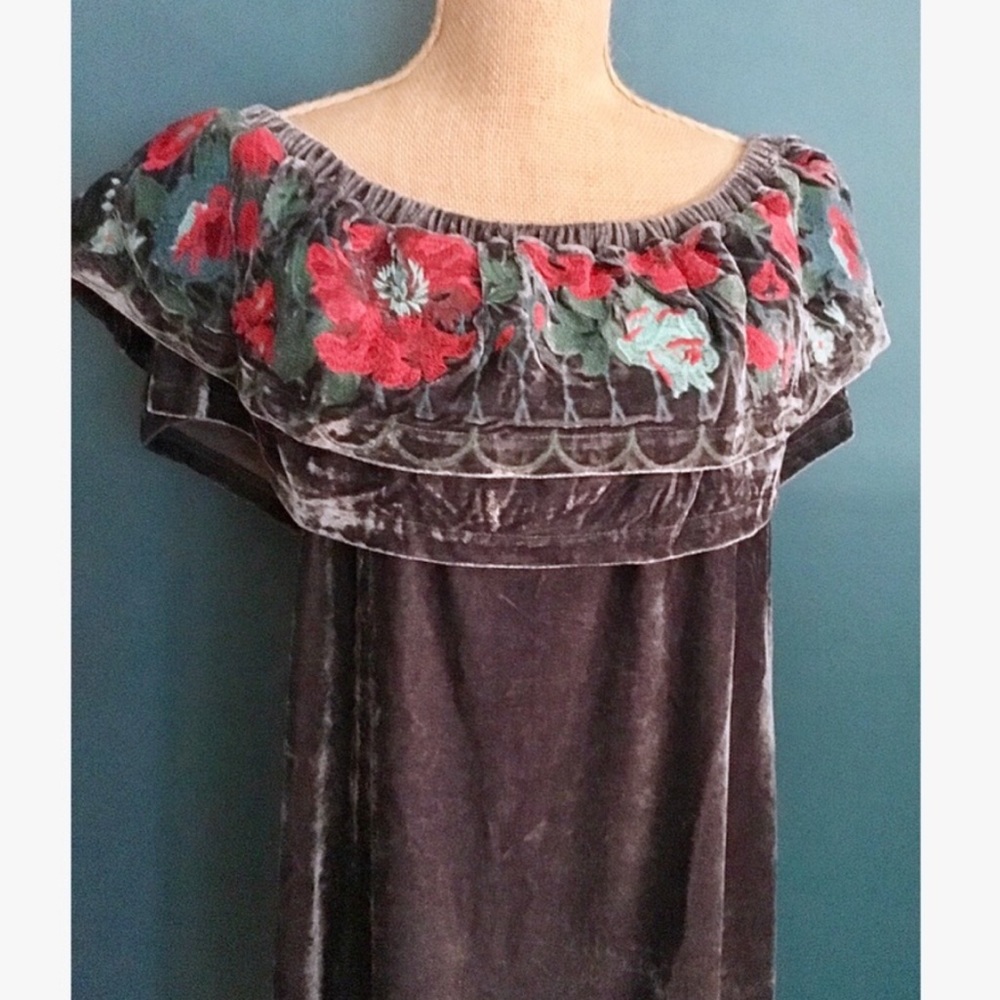 2 LEFT Navy Crushed Velvet Floral Dress - Picture 3 of 8